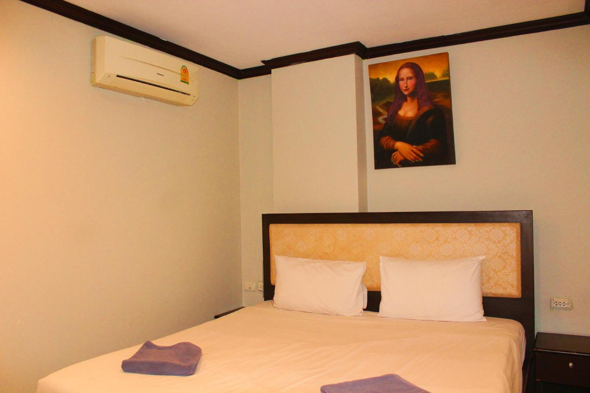 Hollywood Inn Hotel Patong Exteriör bild