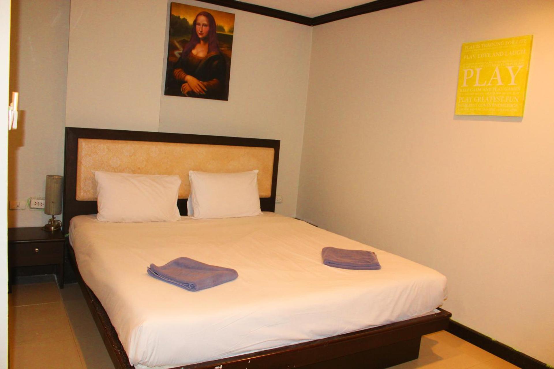 Hollywood Inn Hotel Patong Exteriör bild