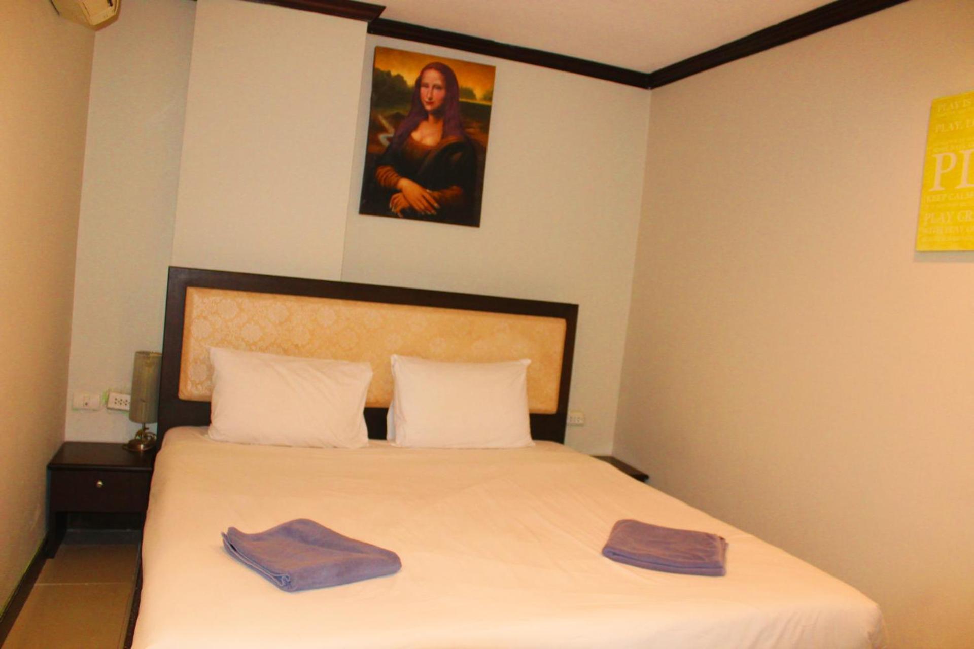 Hollywood Inn Hotel Patong Exteriör bild