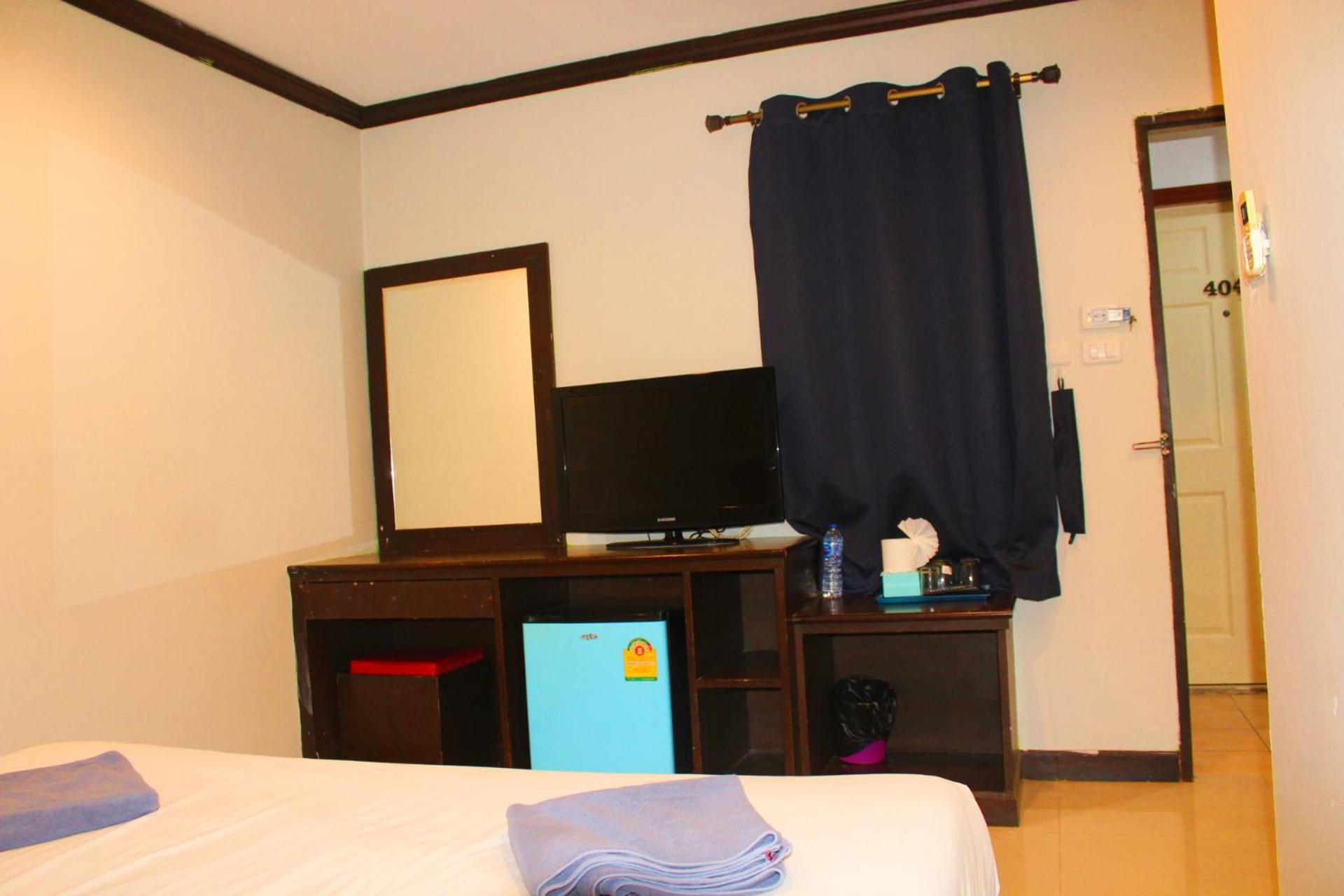 Hollywood Inn Hotel Patong Exteriör bild