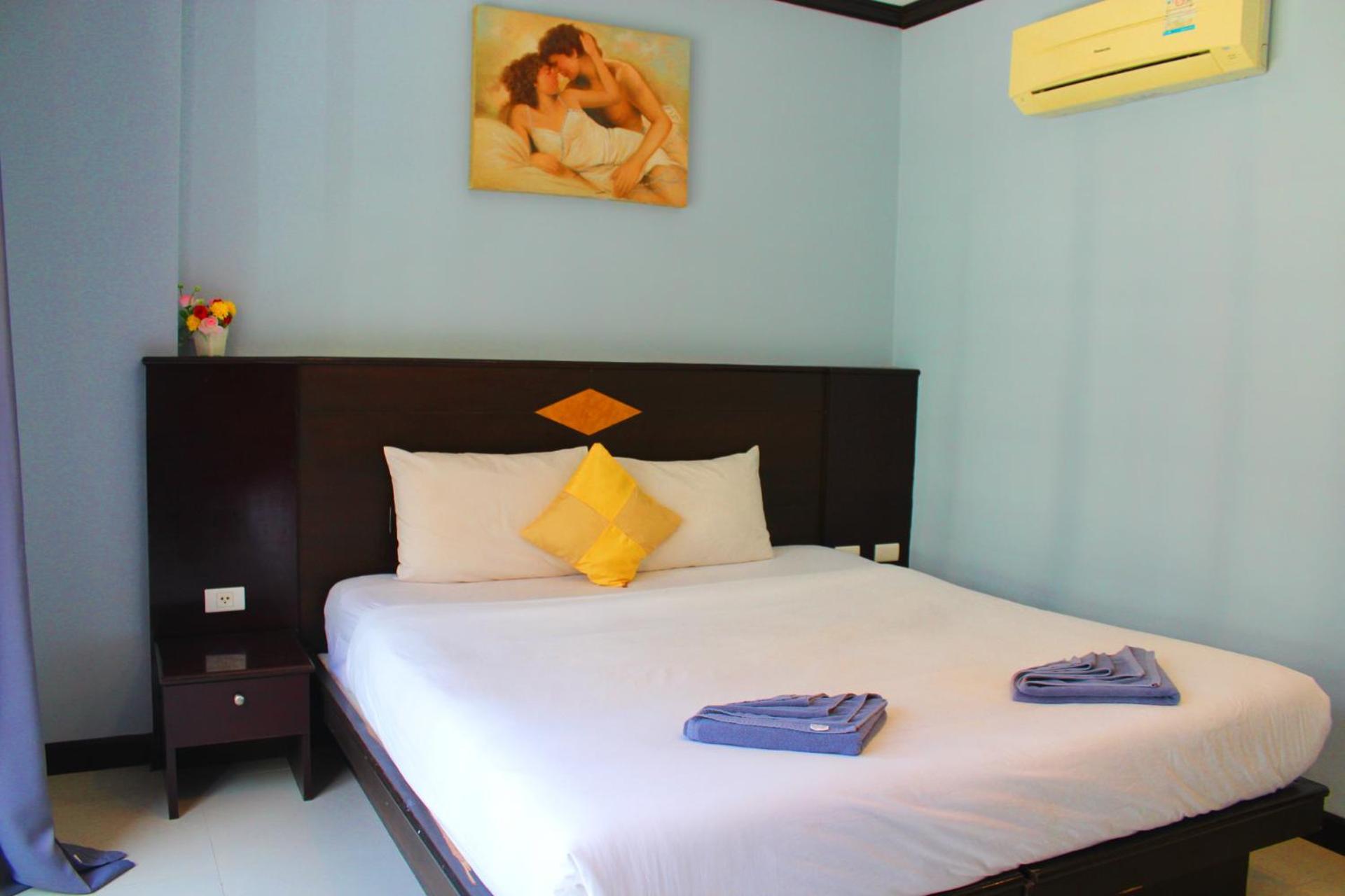 Hollywood Inn Hotel Patong Exteriör bild