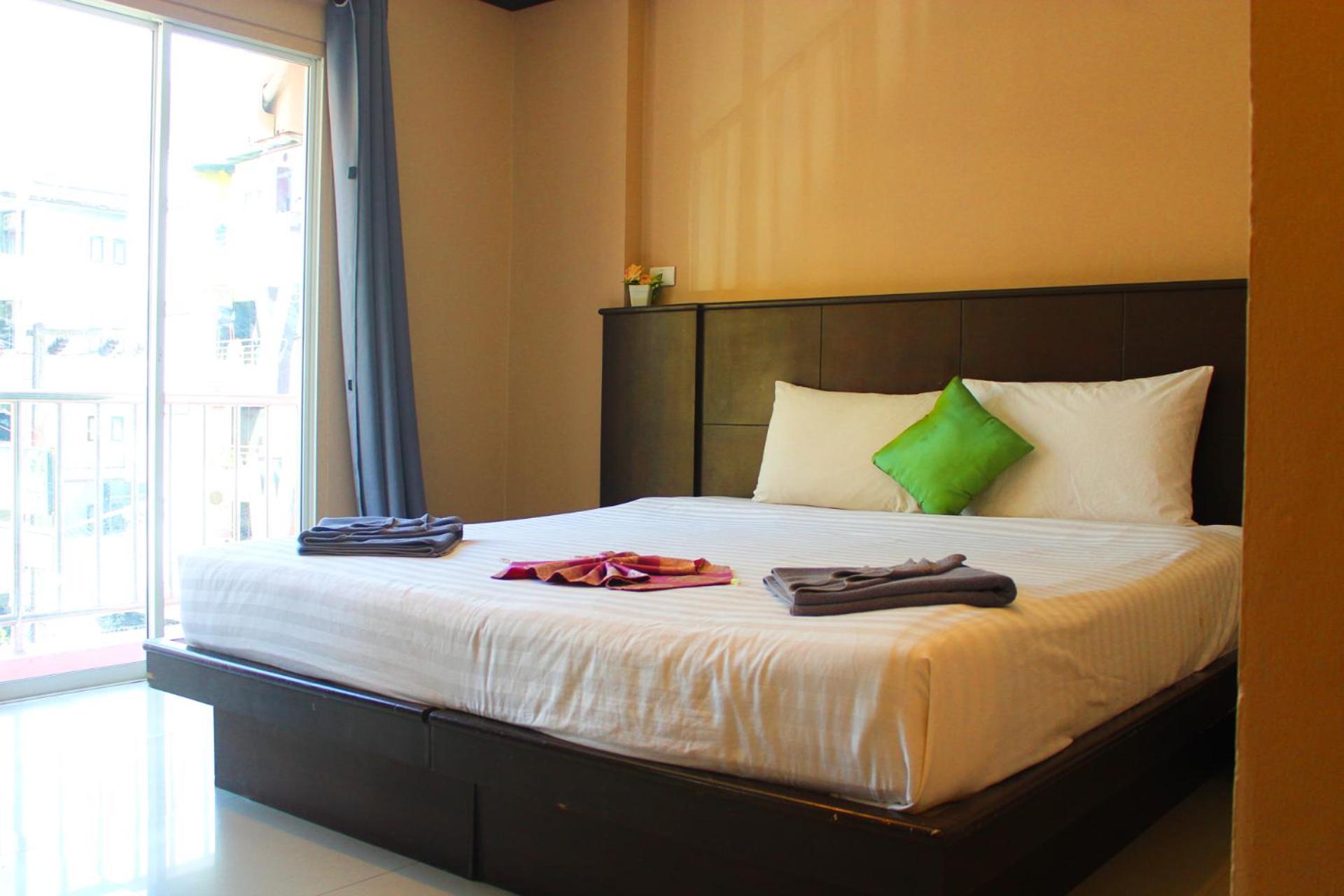 Hollywood Inn Hotel Patong Exteriör bild