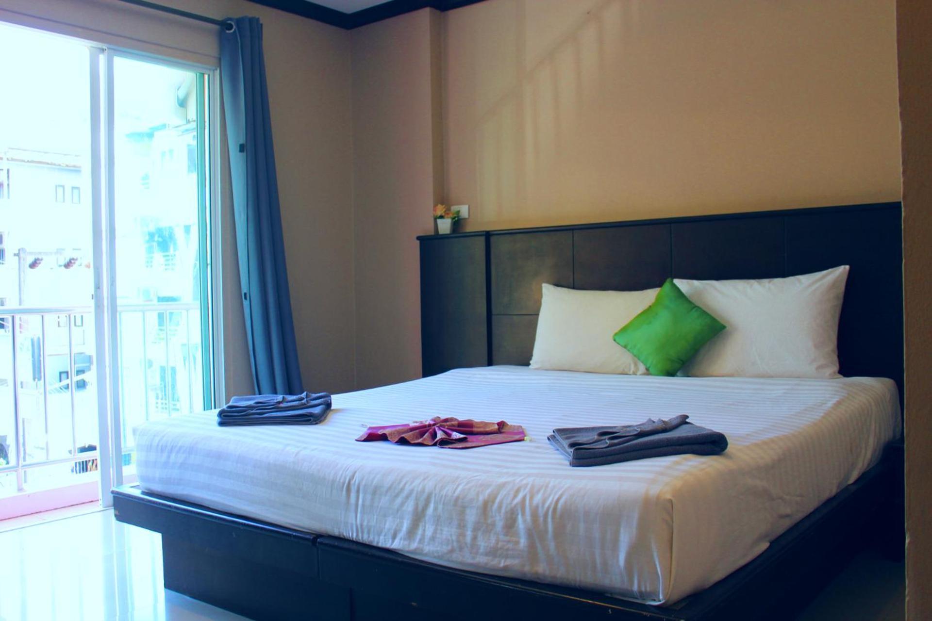 Hollywood Inn Hotel Patong Exteriör bild