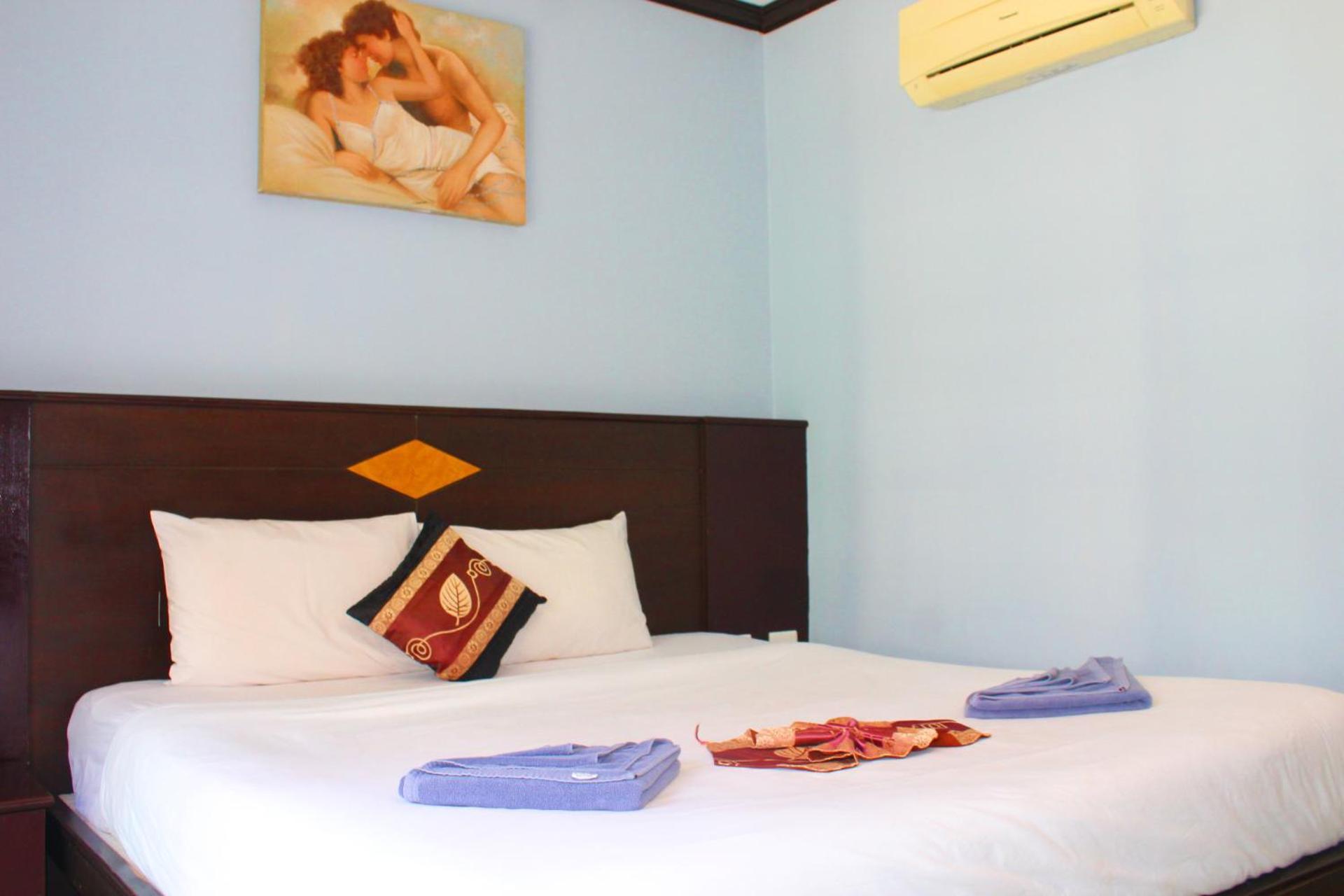 Hollywood Inn Hotel Patong Exteriör bild